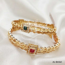 Kara Pair AJ-BA561